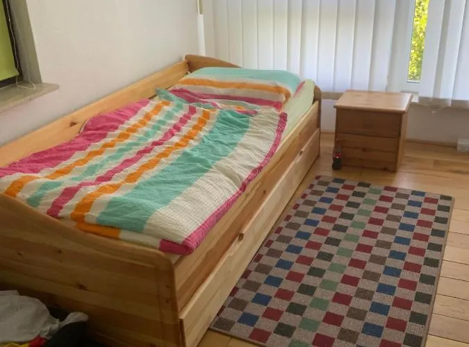 Ferien/ Monteurzimmer Mit Gemeinsam Wozi, Kue, Bad, Wlan