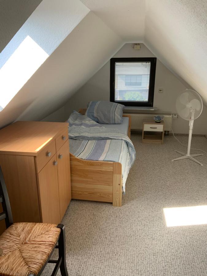 Ferien/ Monteurzimmer Mit Gemeinsam Wozi, Kue, Bad, Wlan * Magdebourg