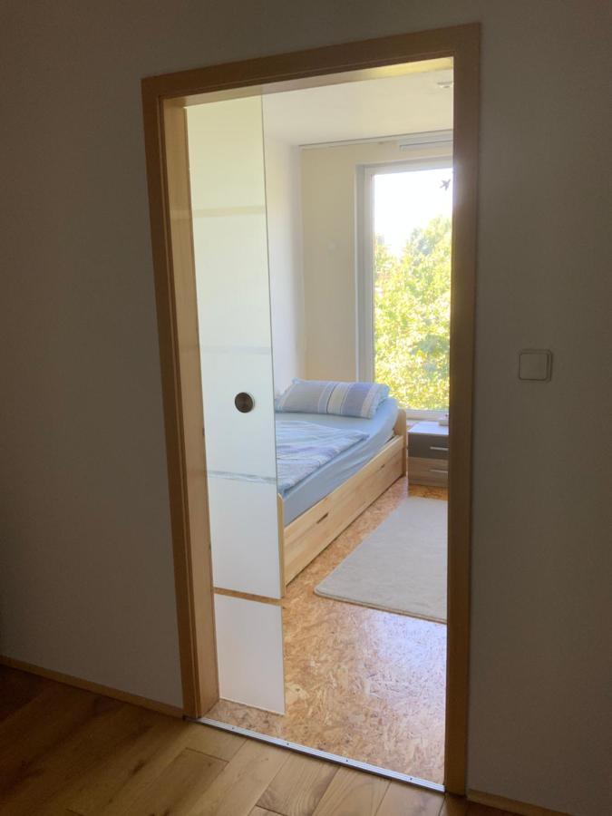 Ferien/ Monteurzimmer Mit Gemeinsam Wozi, Kue, Bad, Wlan Séjour chez l'habitant Magdebourg