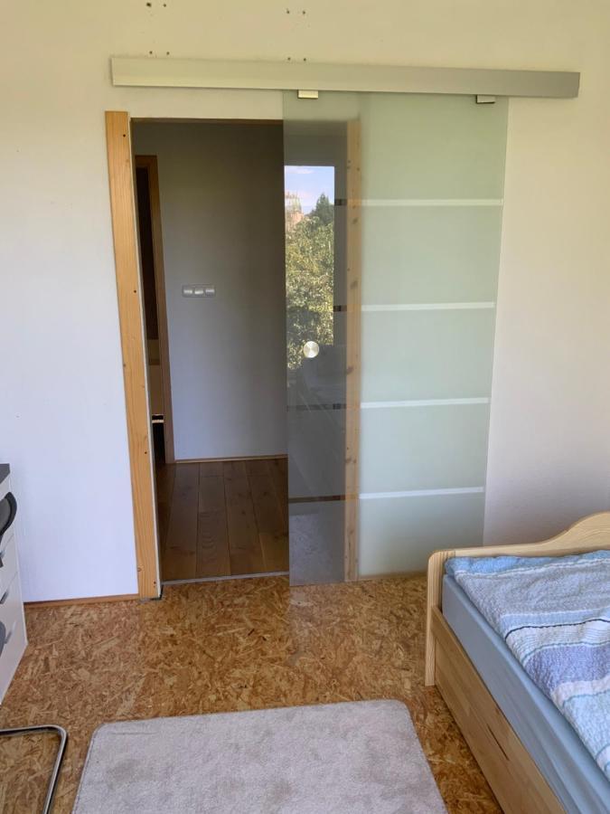 Ferien/ Monteurzimmer Mit Gemeinsam Wozi, Kue, Bad, Wlan *